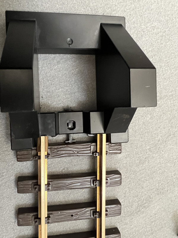 A71FDCA4-171A-4C3B-B5B7-7D623105C655