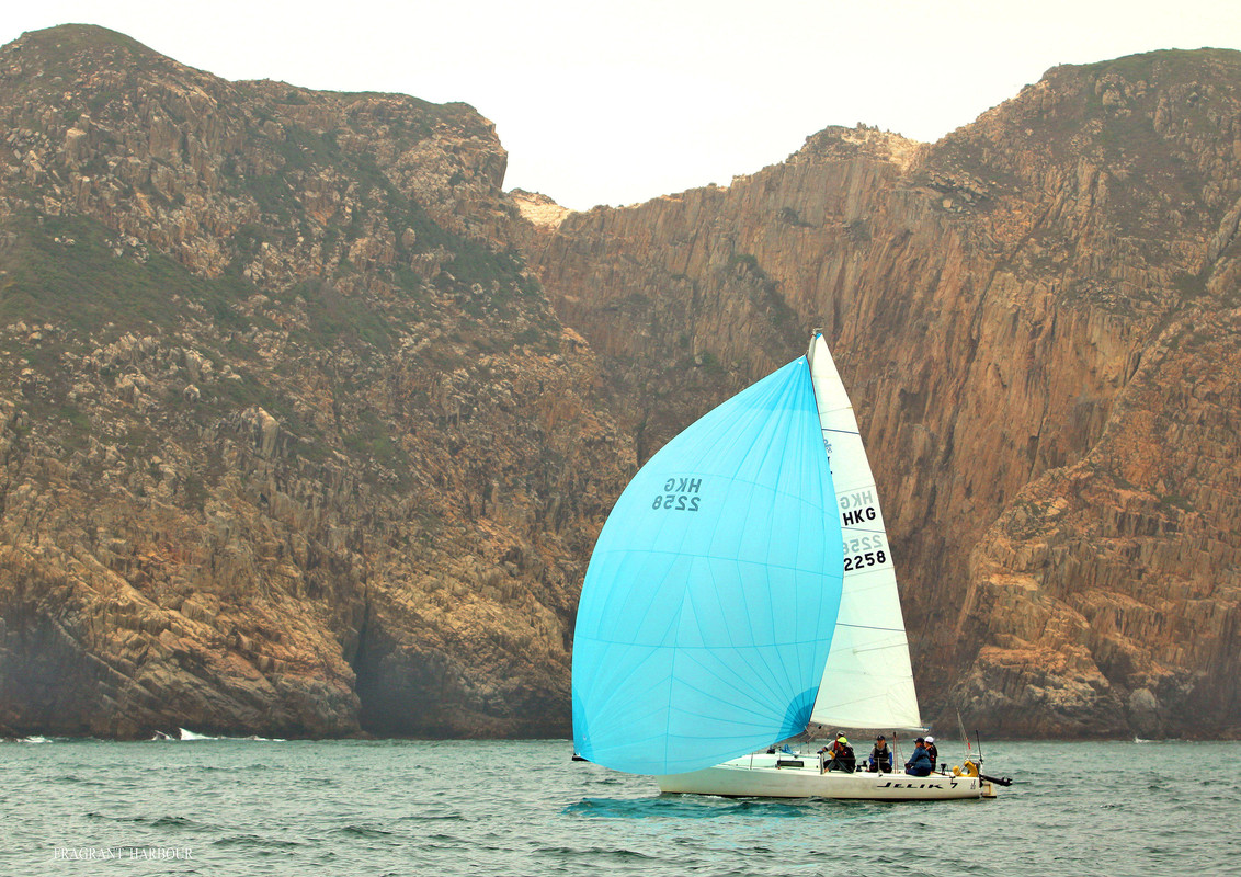 Jelik 7 glides past Basalt Island (Monsoon Spring Series 2025, Race 1)