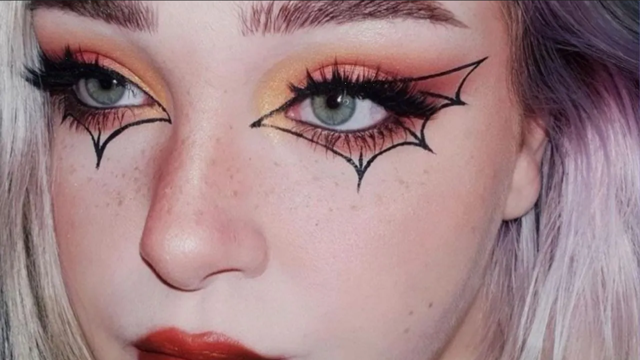 Sé el centro de atención con estas ideas de delineados para Halloween