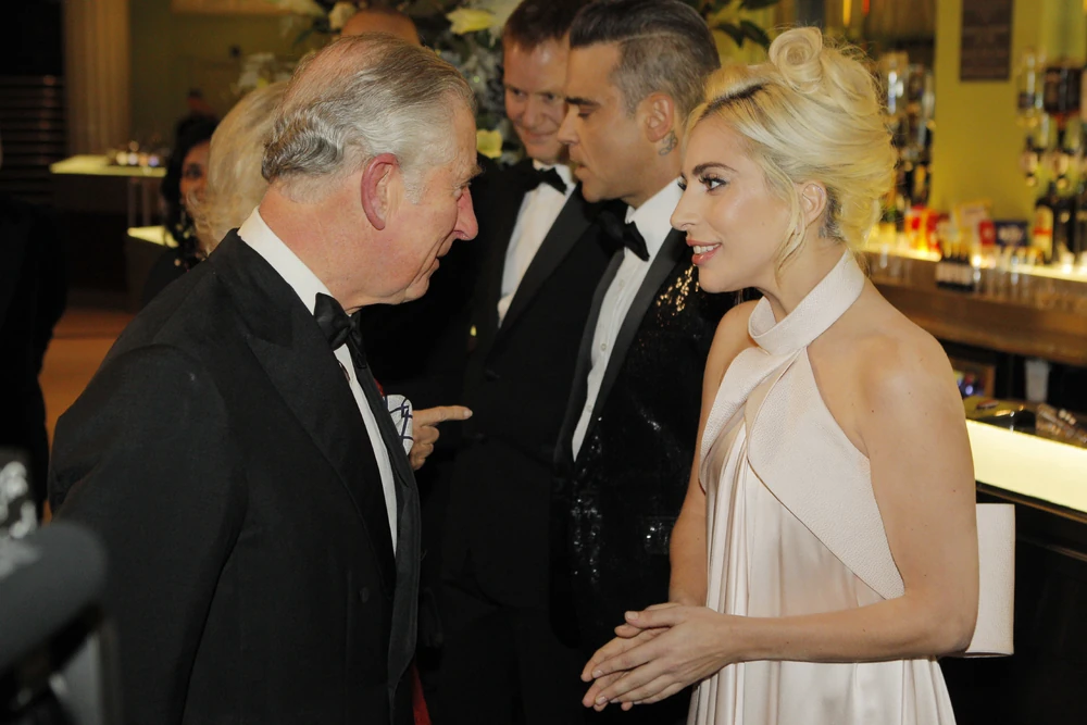 12-6-16-Arrival-at-The-Royal-Variety-Per