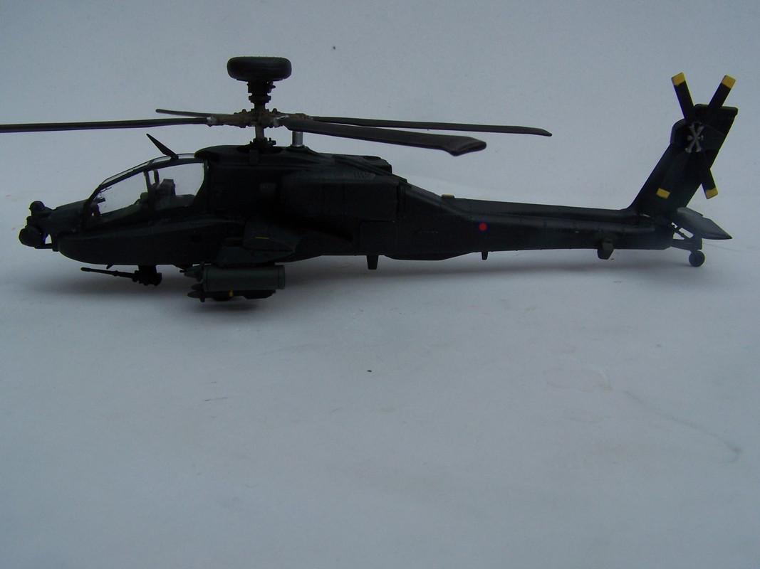 Italeri_AH-64D_Longbow_P