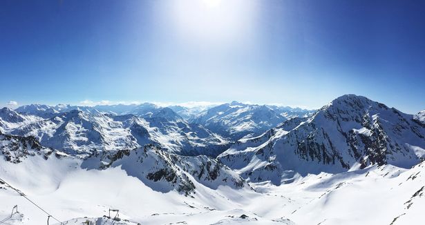 Cinco muertos y un herido tras avalancha en los Alpes austríacos