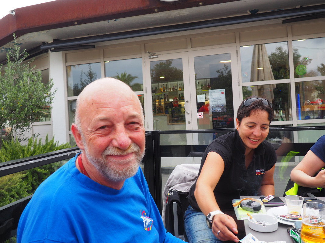 DF698348-D744-484C-B1A1-350810951749