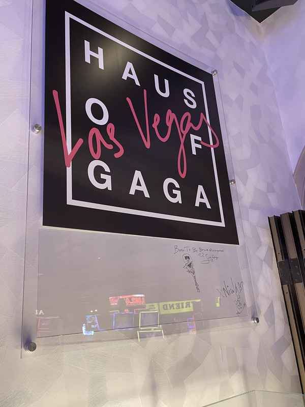 2CFFFE60-905D-4DE1-B1CF-724844D6A5B2