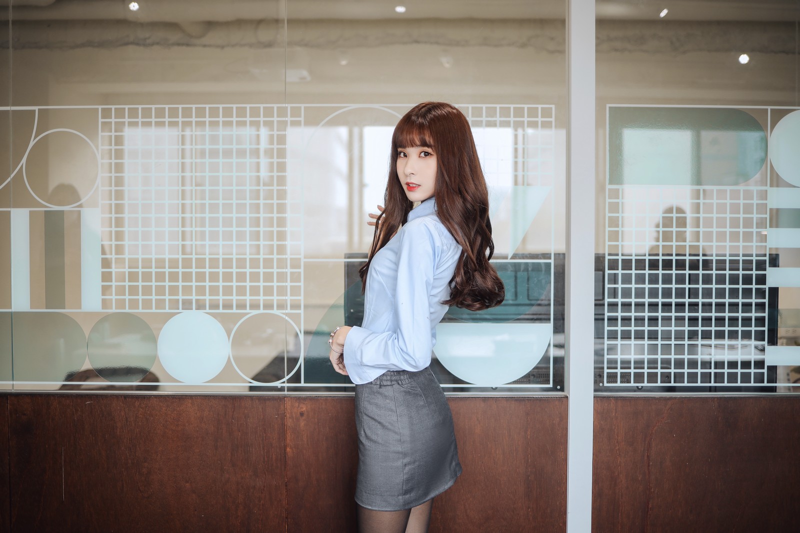 泥泥汝 OL 女郎 A 主题 写真图集｜职业风高清摄影（31P｜155MB）插图3