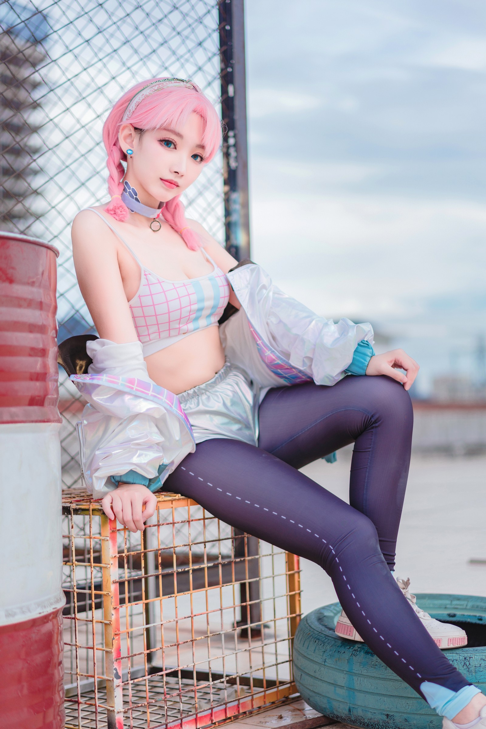 宮本桜 蓝毒 Cosplay 写真集｜明日方舟干员 高清摄影（16P｜322MB）插图2