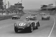 24 HEURES DU MANS YEAR BY YEAR PART ONE 1923-1969 - Page 27 52lm17-C-Type-Stirling-Moss-Peter-Walker-5