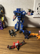 Cyberverse-Deluxe-Soundwave-01