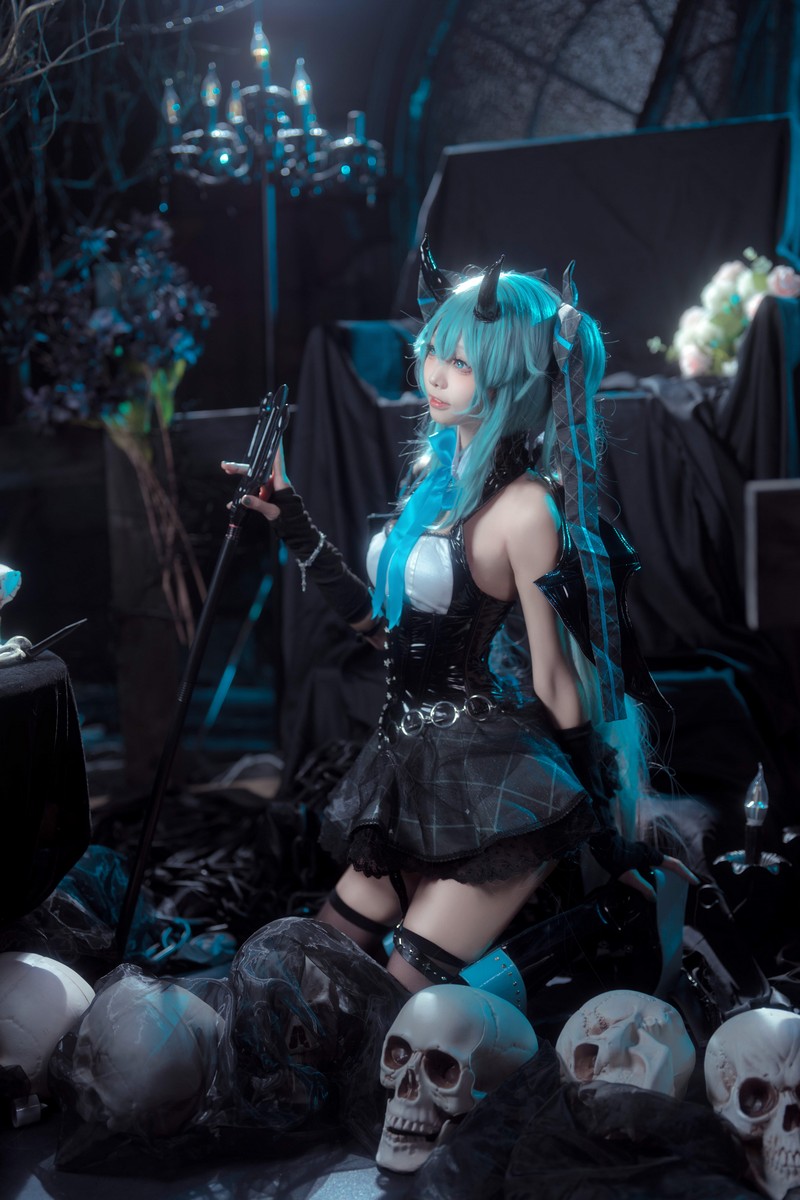 艾西Aiwest 初音未来小恶魔Cosplay写真图集 Miku恶魔主题高清图集 26P (157.7M)插图9