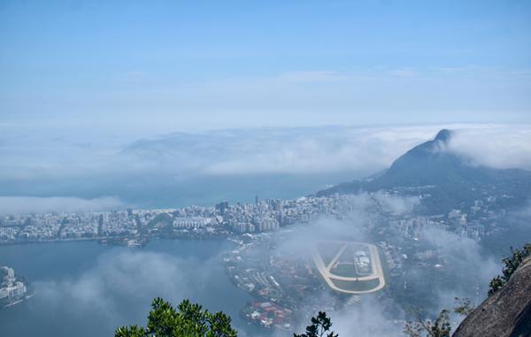 В джазе только девушки или аргентинско-бразильский калейдоскоп В джазе только девушки или аргентинско-бразильский калейдоскоп