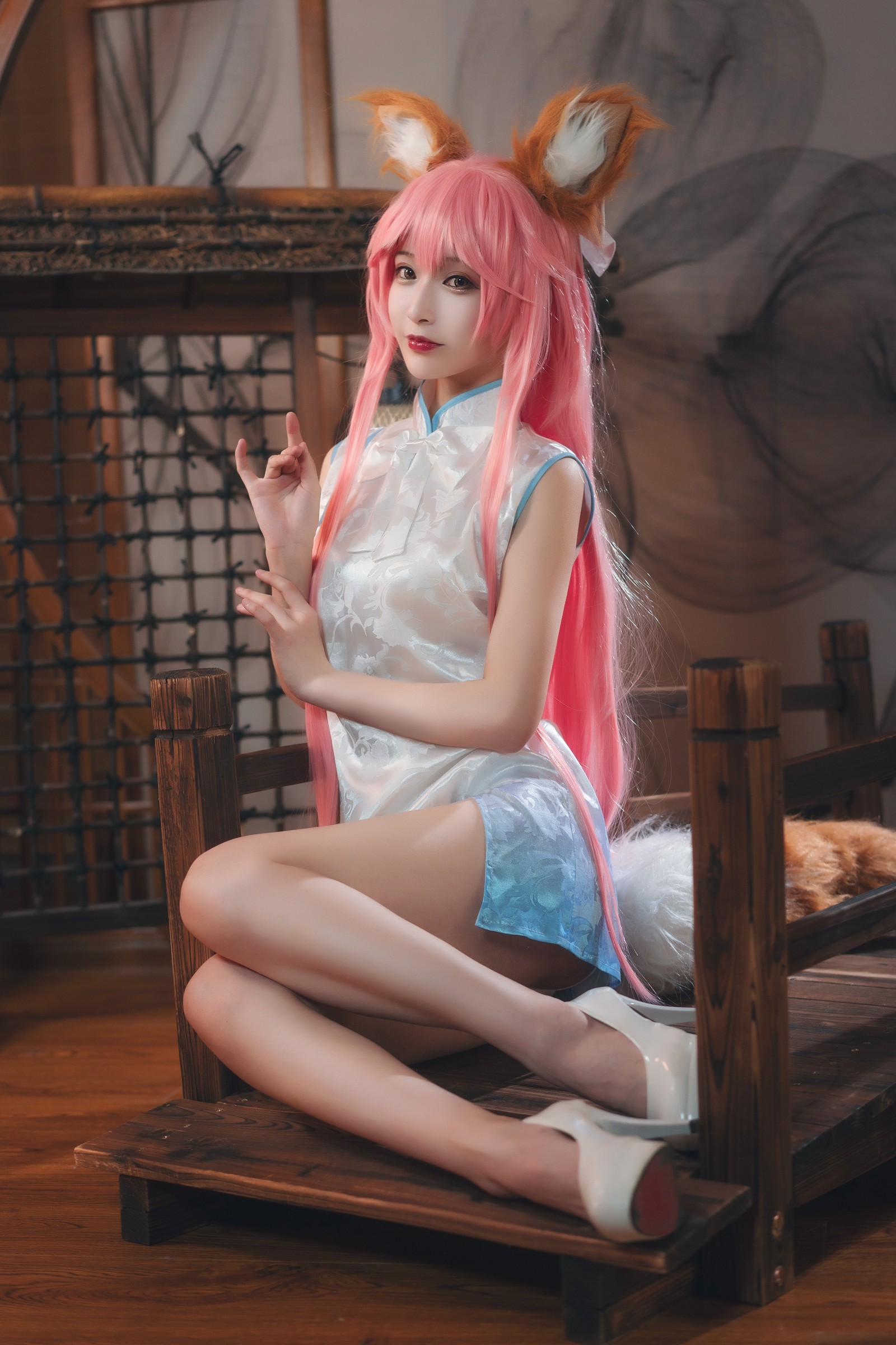 w百合欧皇子w 小玉旗袍写真集 – 中式旗袍COS 高清美图 [20P-174MB]插图1