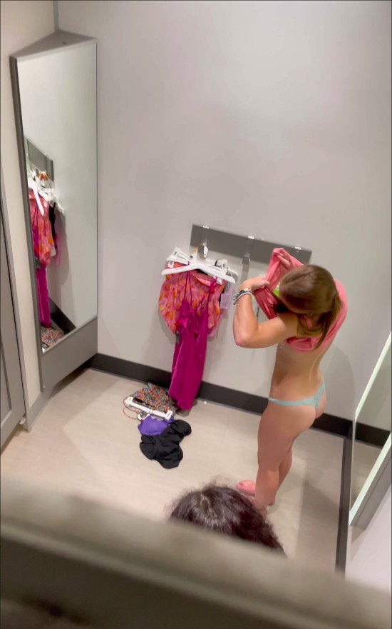 [Image: Voyeur16725141523.jpg]