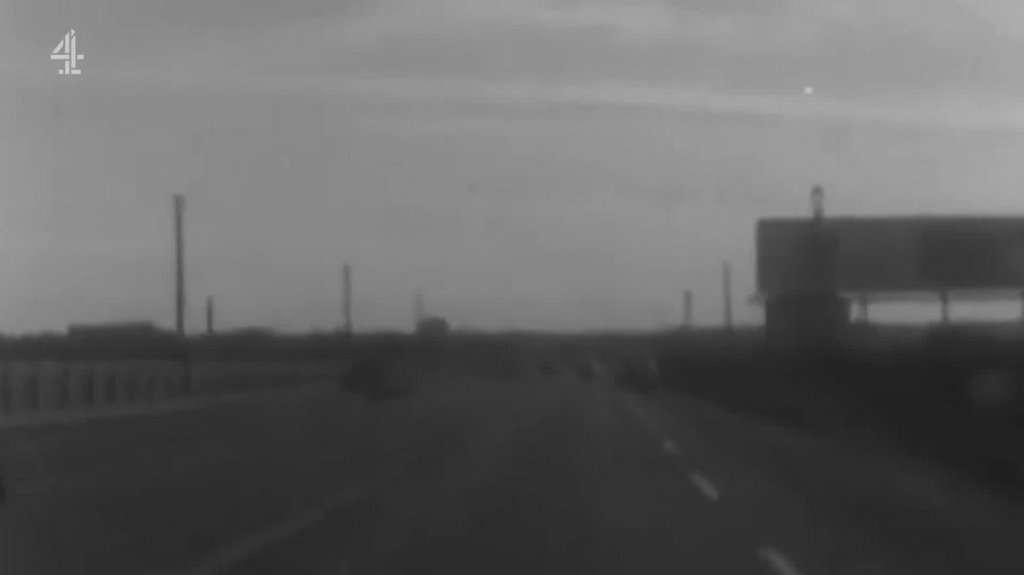 [Image: 9clo2nb4sdp0.jpg]