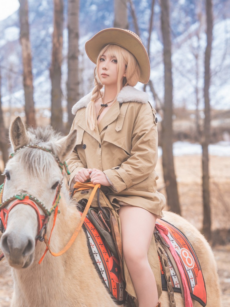 小和甜酒 骑马猎人 Cosplay 高清写真图包 [61P1V-686.8M]插图1