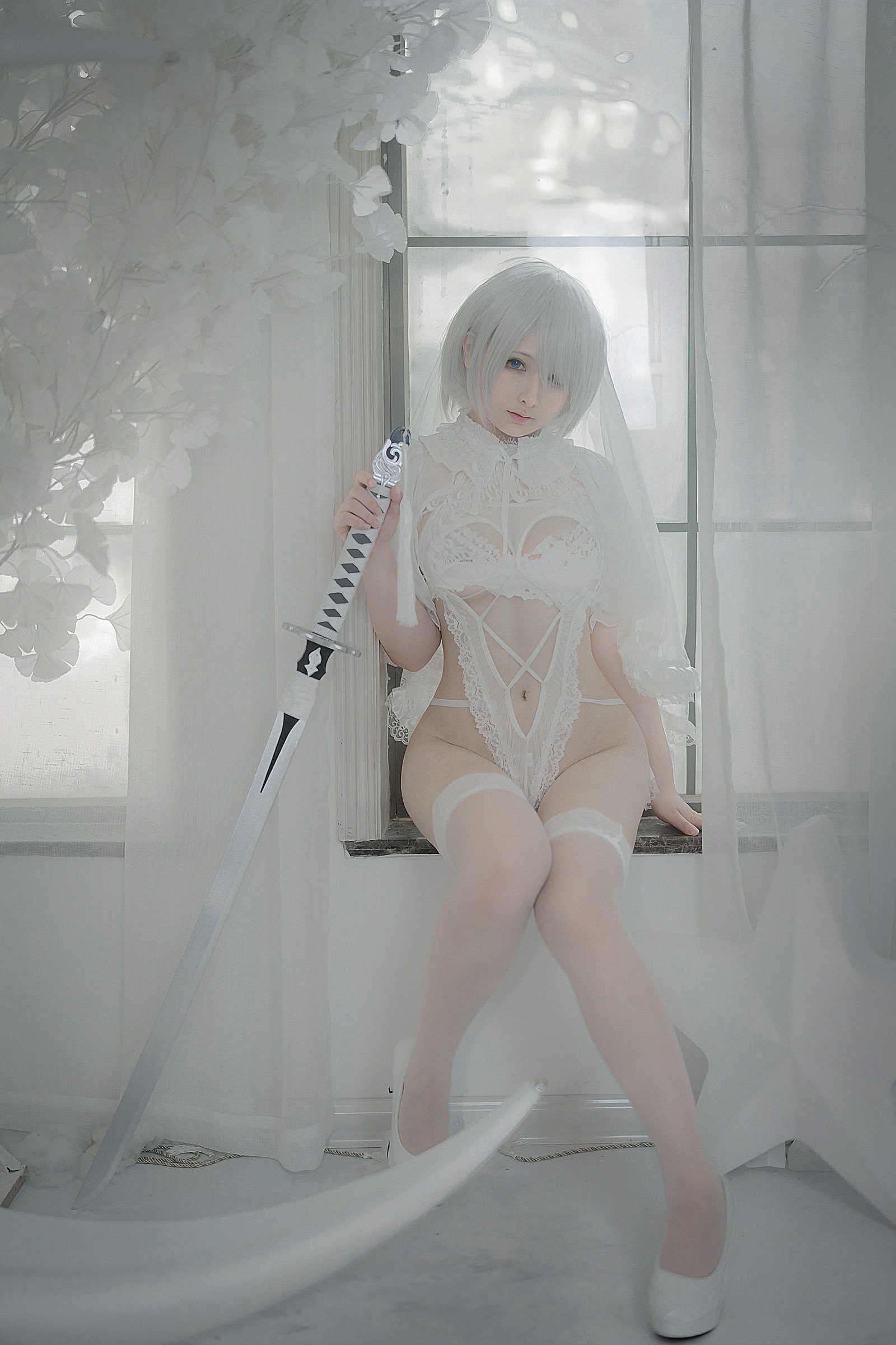 樱梨梨 2B 白花嫁 Cosplay 写真合集｜Nier Automata 高清图集（24P｜194MB）插图