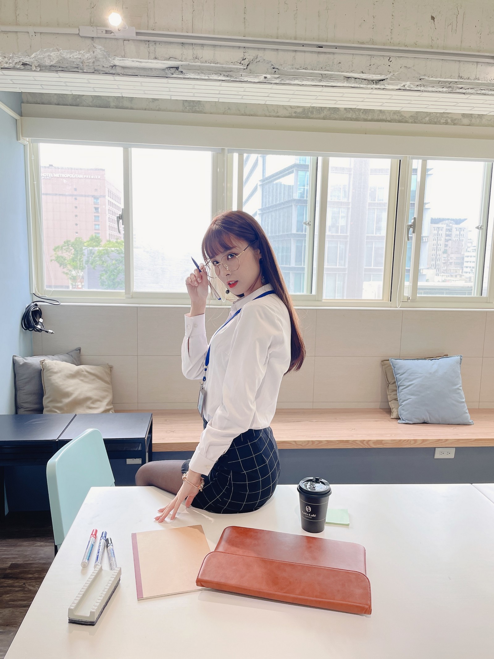 泥泥汝 OL 女郎 B 主题 写真＋视频合集｜高人气职业风作品（350P｜12V｜840MB）插图5