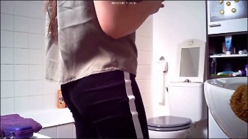 [Image: Voyeur12515122005.jpg]
