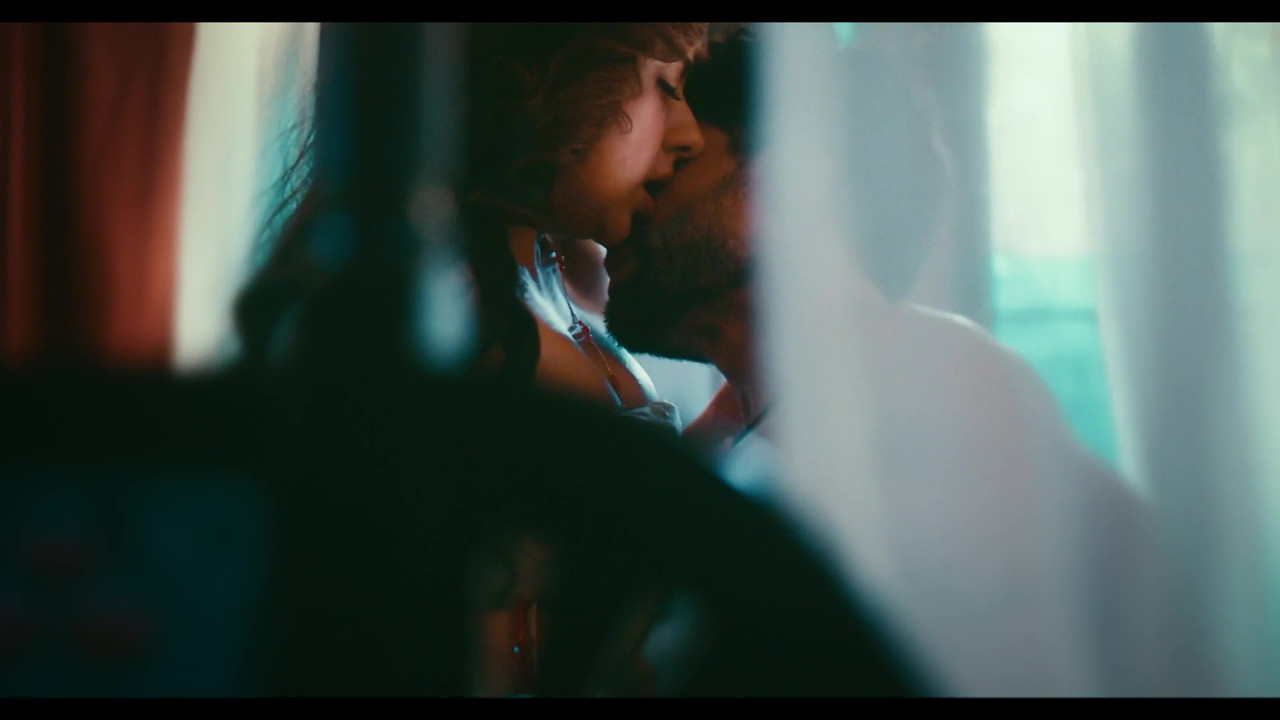 vlcsnap-2025-04-16-23h11m04s314