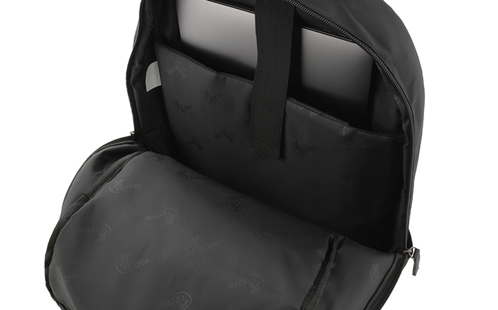 Bulto Xtech Leiden mostrando su diseño elegante con detalles en imitación de cuero.