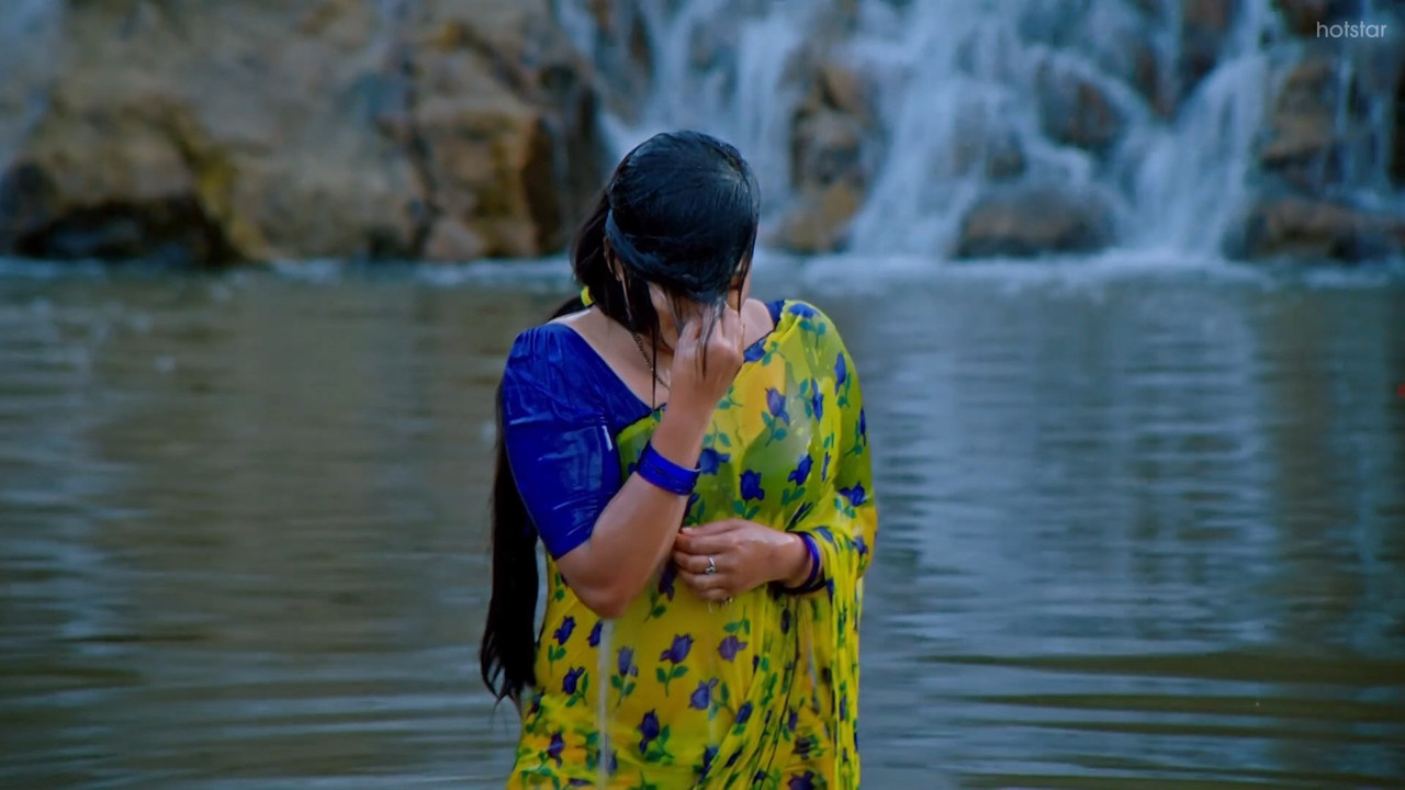 Hot Telugu Serial actress sexy wet scenes in yellow saree mp4 snapshot 00 03 320