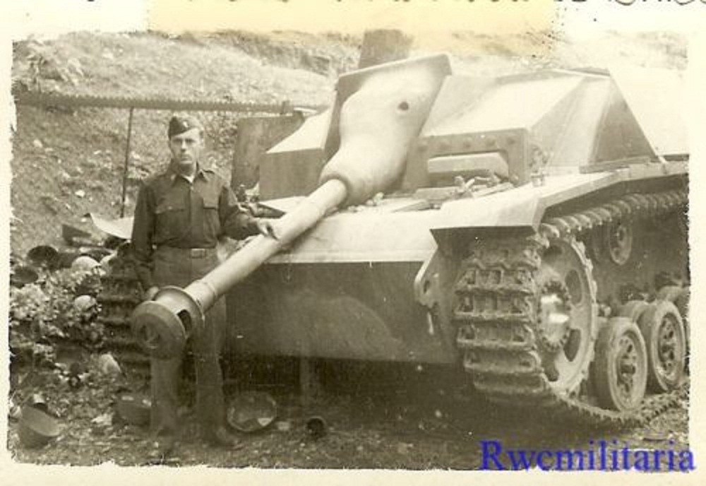 US Army Chaplain KO'd German Sturmgeschütz Panzer Tank on Street