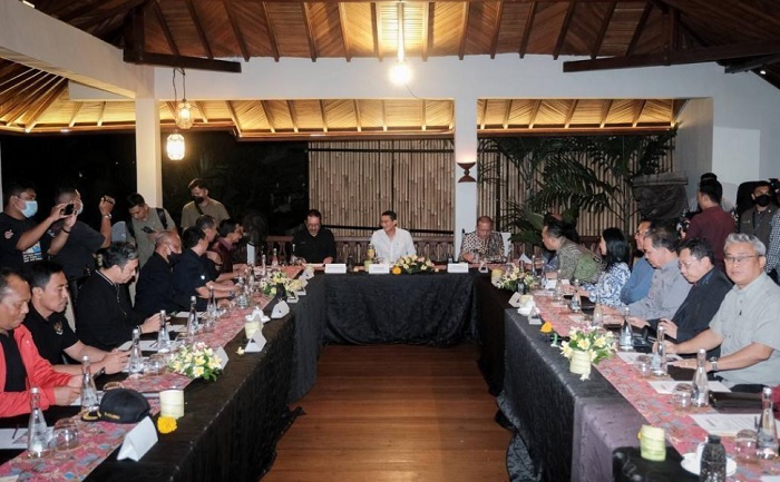 Pada Jumat (16/9/2022), Sandiaga Uno bertemu dengan seluruh pemangku kepentingan untuk membahas masalah polusi suara di Desa Canggu, Bali.