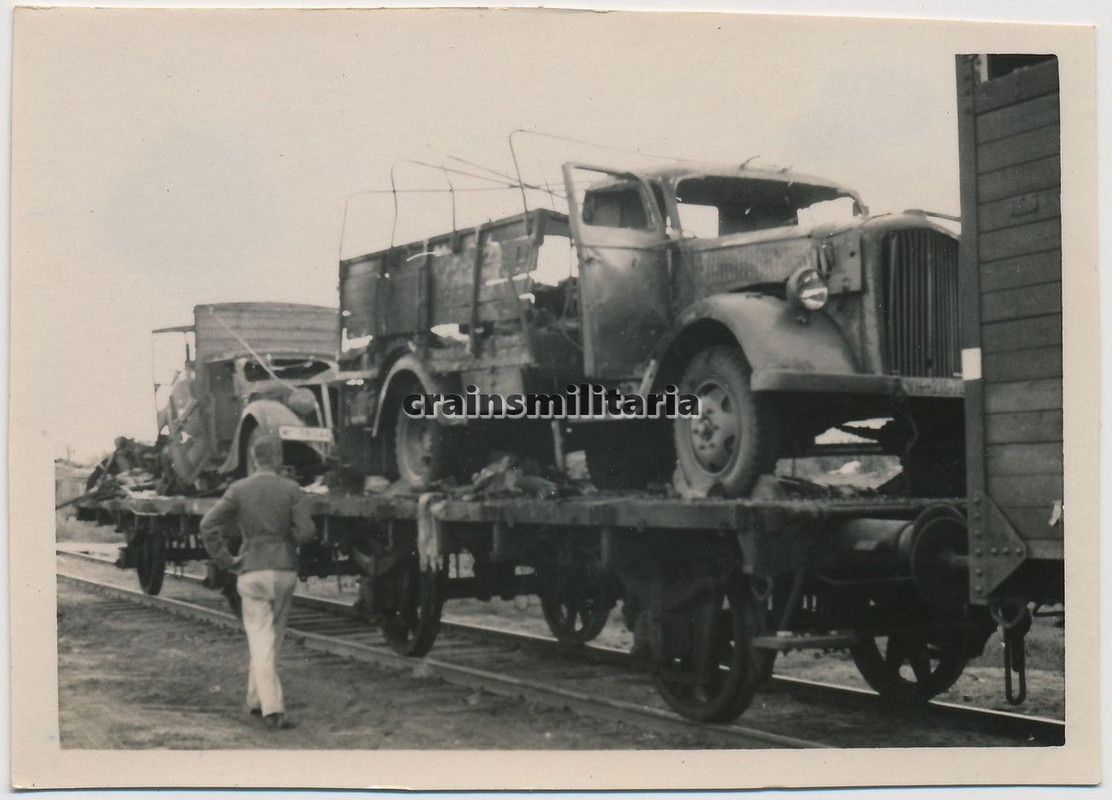 Orig. Foto Eisenbahn Transport zerstörte Opel Bl