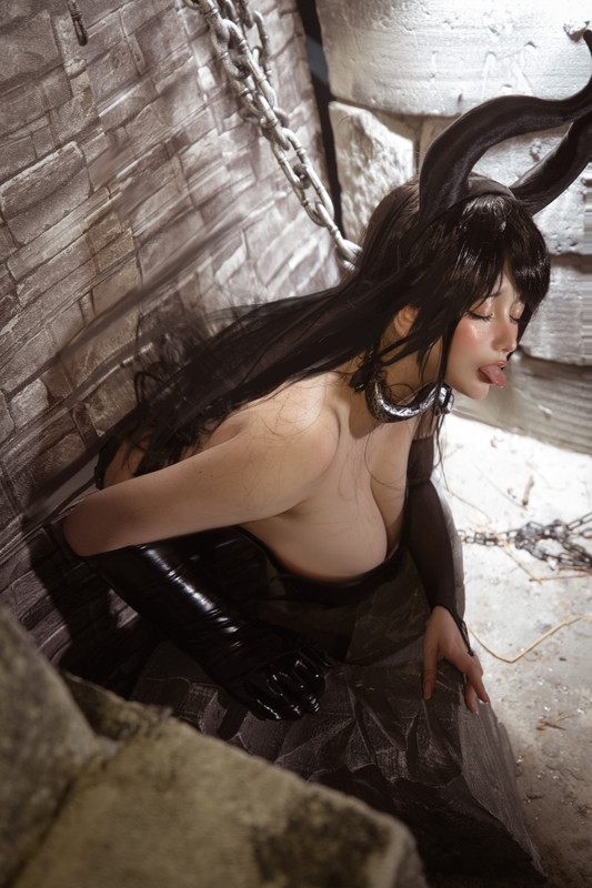 [Image: www-8kcosplay-com-37.jpg]