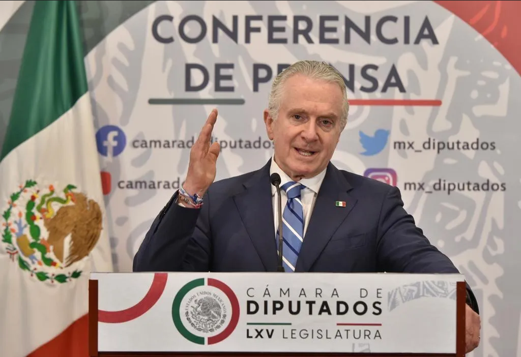 Santiago Creel reclama a Sheinbaum por supuesta “retención” a trabajadores CDMX