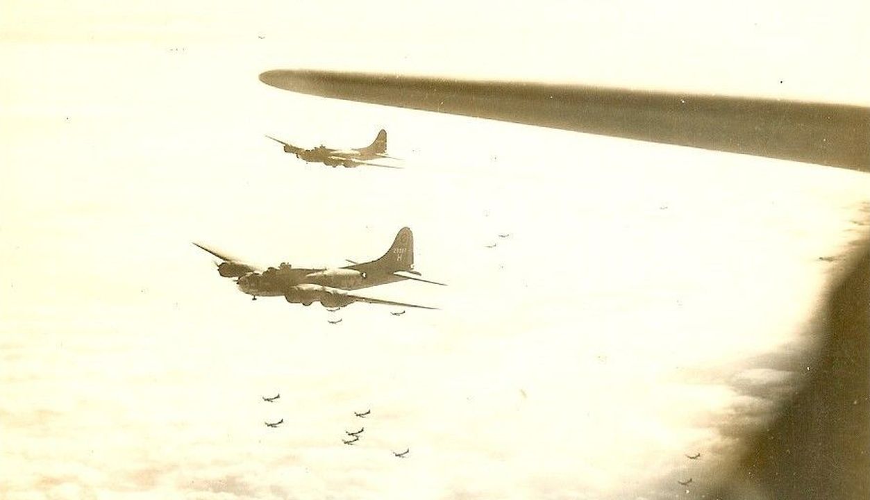 385th Bomb Group B-17 Bombers (#42-3397)