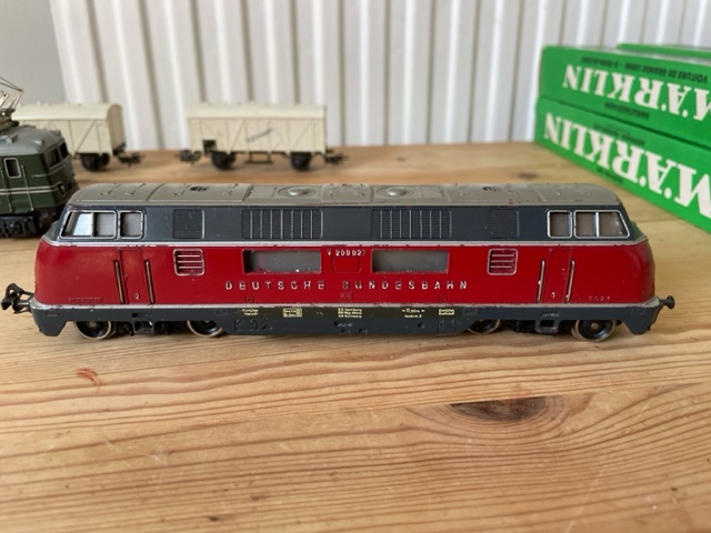 69C5D3E4-D9C9-495E-83DE-9FD1237BA397