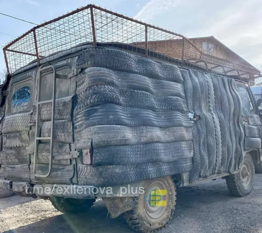 russian-uaz-truck-using-cut-up-tires-as-drone-defense-v0-ch8uv70pfu0e1.webp