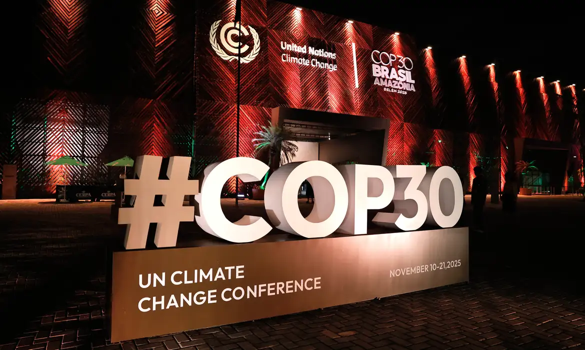 COP30: Do Glamour ao Retrocesso — Entre Discursos, Desmatamento e a Voz Silenciada da Amazônia