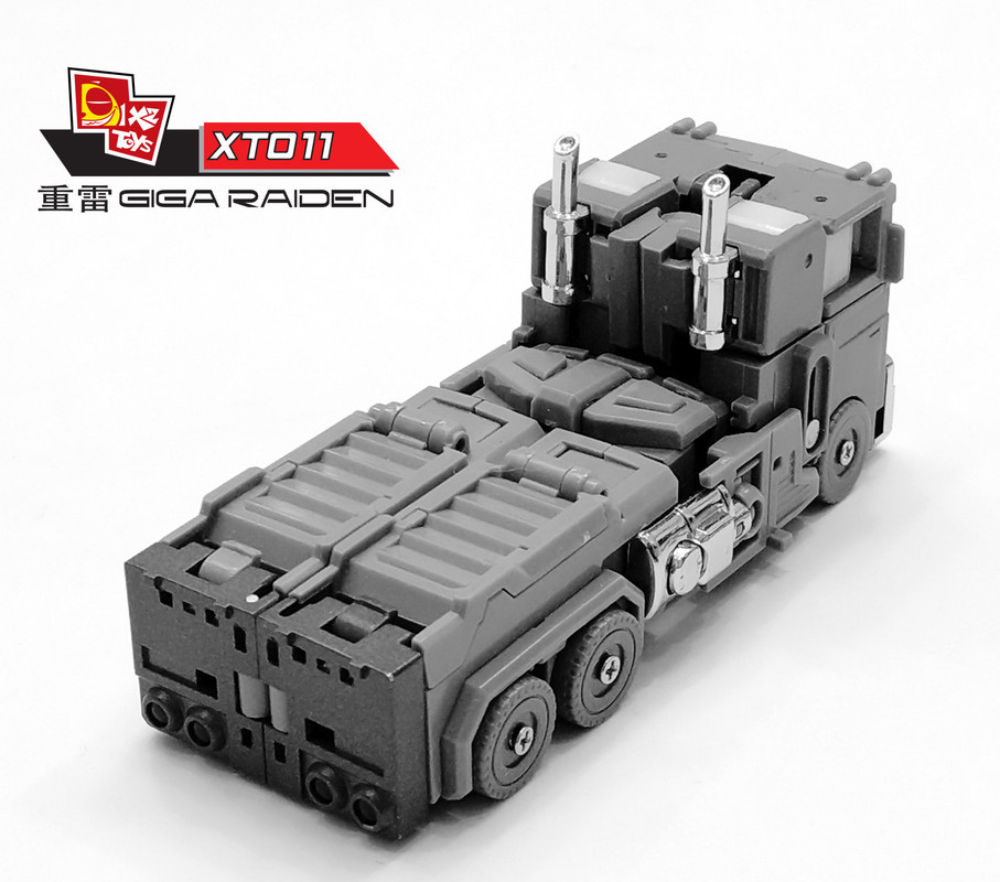 07-X2-Toys-Giga-Raiden