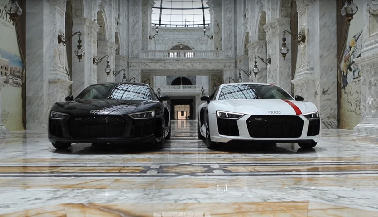 Audi R8 V10 plus & R8 LMS in Al-Hazm Mall (1)