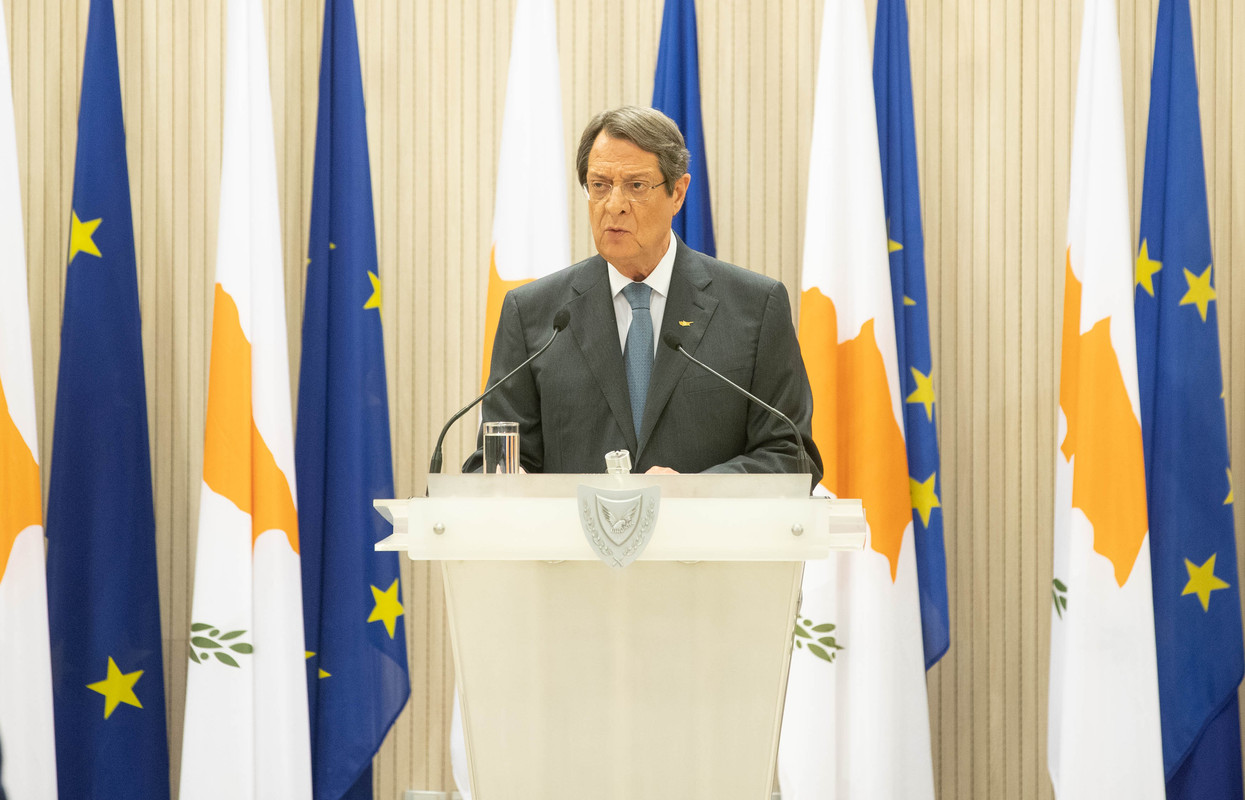 αναστασιαδης μιλα