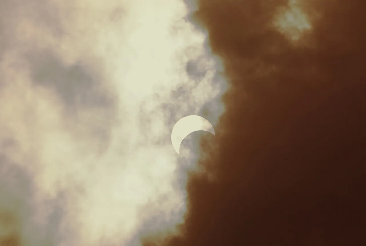 ¿Un cielo nublado cambiará tu experiencia del eclipse solar? Esto debes saber