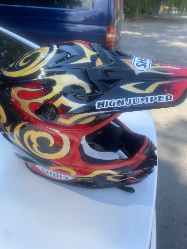 0FB8CCED-4C91-4D73-86F0-87056F2E2FFB