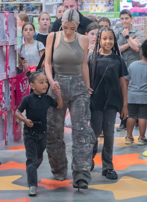 6855D0A2-B968-4C79-8A40-2098473B07DE