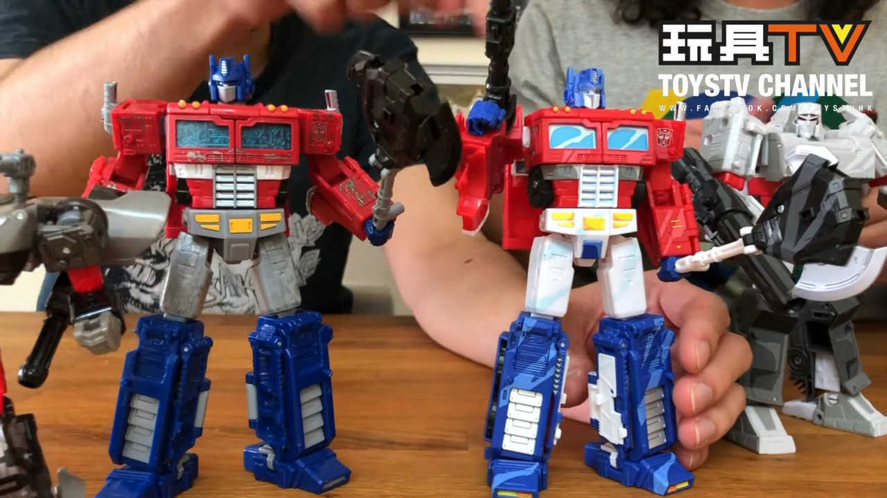 Siege-35-Anniversary-Optimus-Prime-Megatron-07