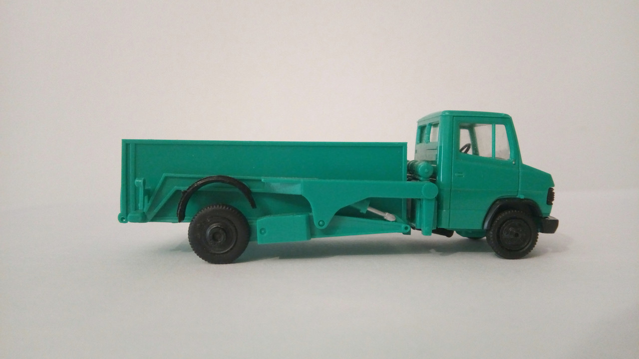 Mach (8995)