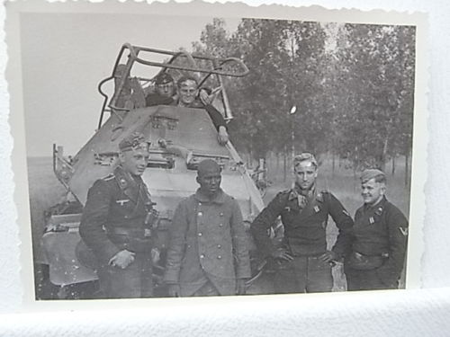 Foto WK2 Panzer Späh Wagen mitKennung1