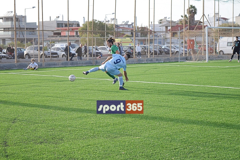 , &Tau;&omicron; &phi;&omega;&tau;&omicron;&rho;&epsilon;&pi;&omicron;&rho;&tau;ά&zeta; &tau;&omicron;&upsilon; &tau;&epsilon;&lambda;&iota;&kappa;&omicron;ύ &Epsilon;&rho;ά&nu;&eta;-&Pi;&alpha;&nu;&theta;&omicron;&upsilon;&rho;&iota;&alpha;&kappa;ό&sigmaf; (&phi;&omega;&tau;&omicron;)