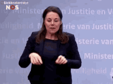 https://i.postimg.cc/3JR1fnTp/kaag-irma.gif