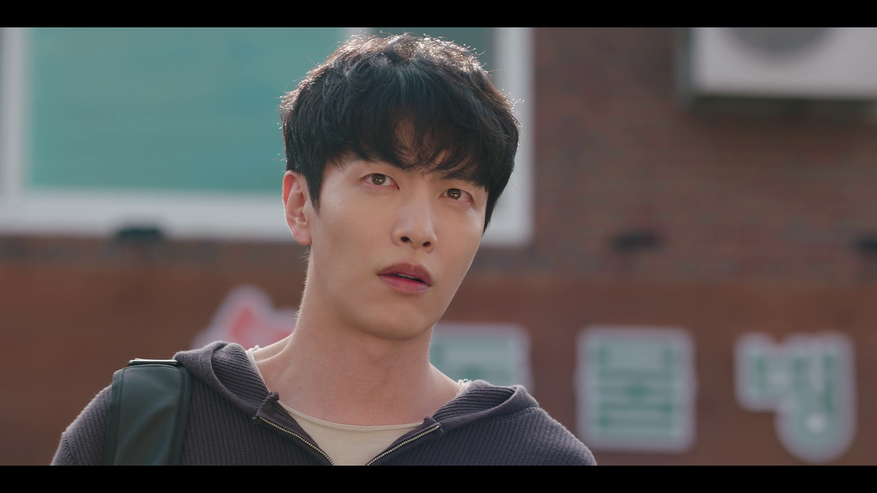 vlcsnap-2023-08-12-19h23m59s233