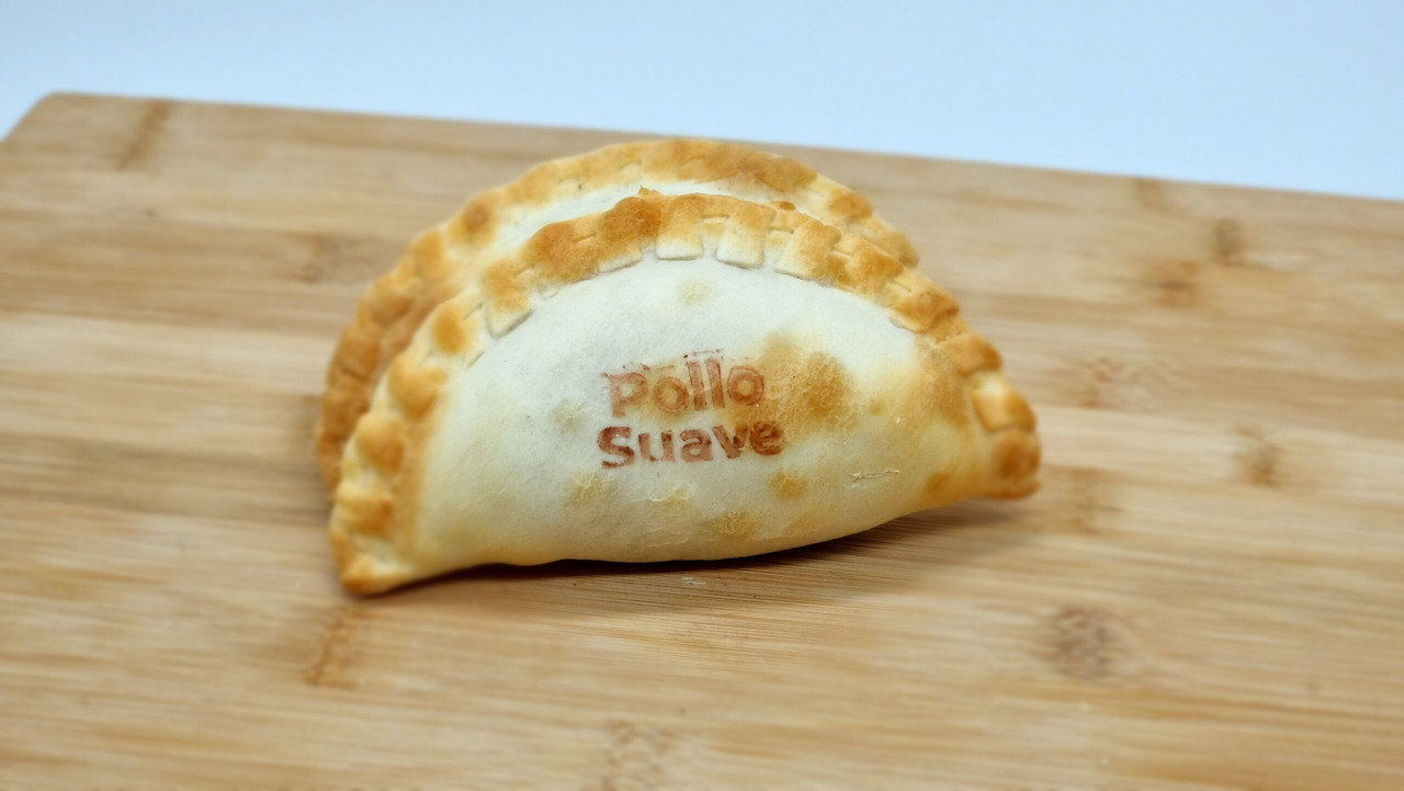 Empanada-Argentina-Domenico-Pollo-Suave-2-scaled