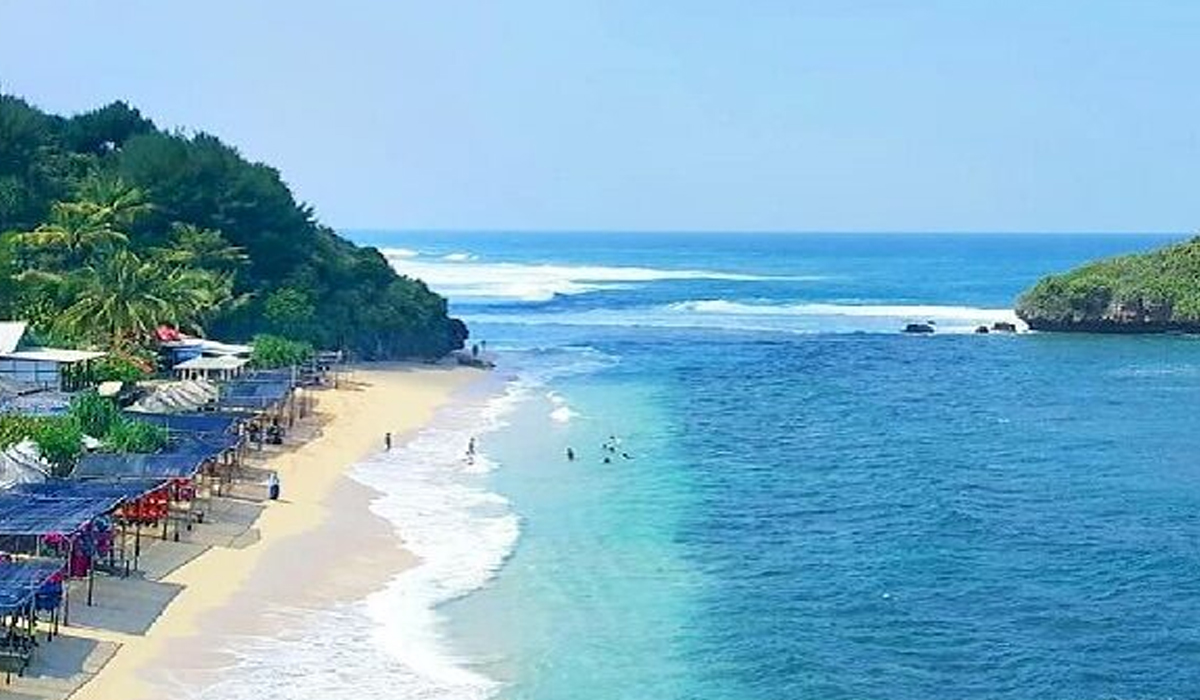 Snorkeling Seru di Pantai Sadranan, Pesona Bawah Lautnya Bikin Terpukau!