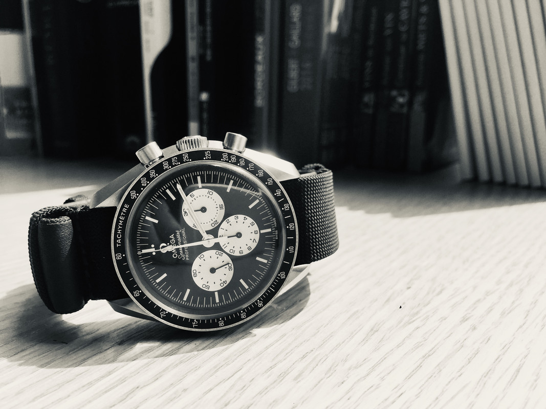 Vos Omega dans une atmosphère noir et blanc 5-C1-C68-CF-3356-4365-96-A7-0-E7-A4318-BDD3