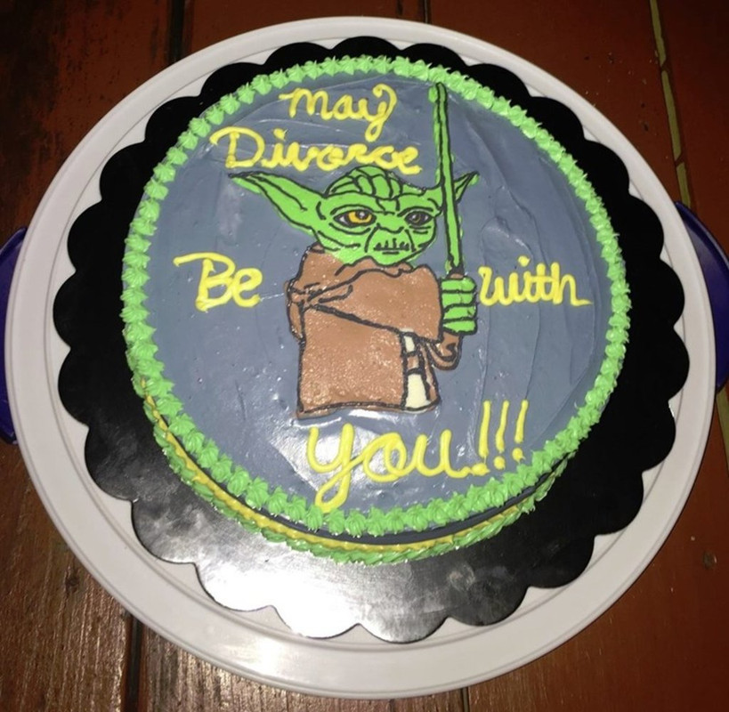 funny-dating-image-star-wars-divorce-cake