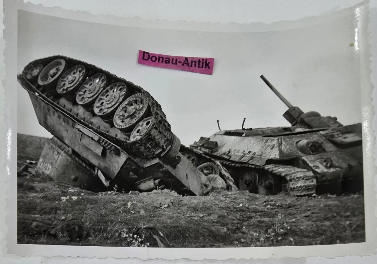 Foto Blizna Polen 1942 Zerstörte Russische Panzer T 34 Kennung Tank Wehrmacht